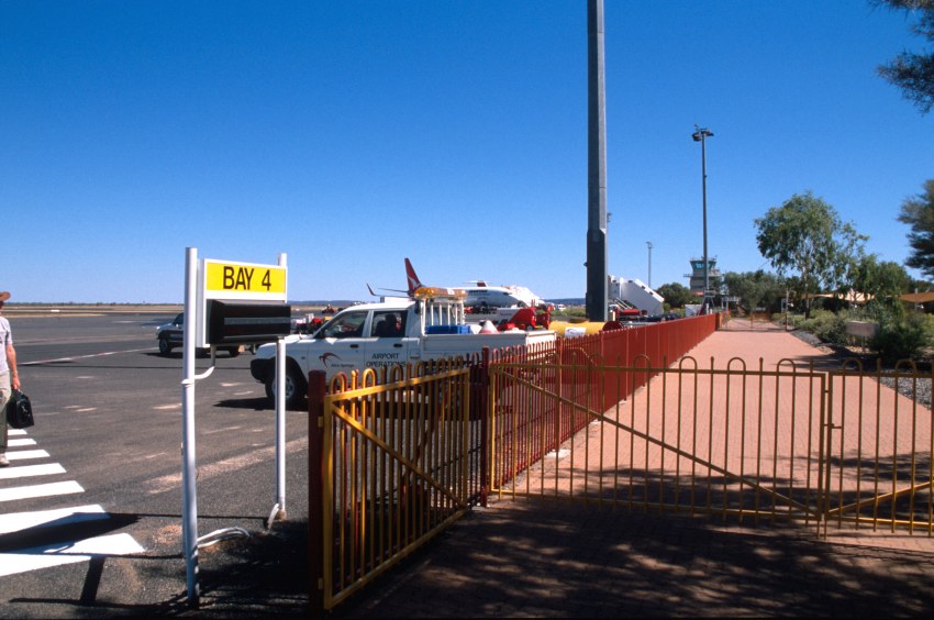 1A_alice_airport.jpg