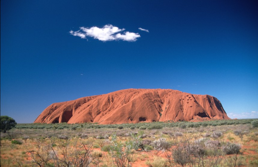 4a_Uluru_cloud.jpg