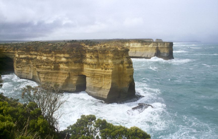 r11_GOR_cliffs4.jpg